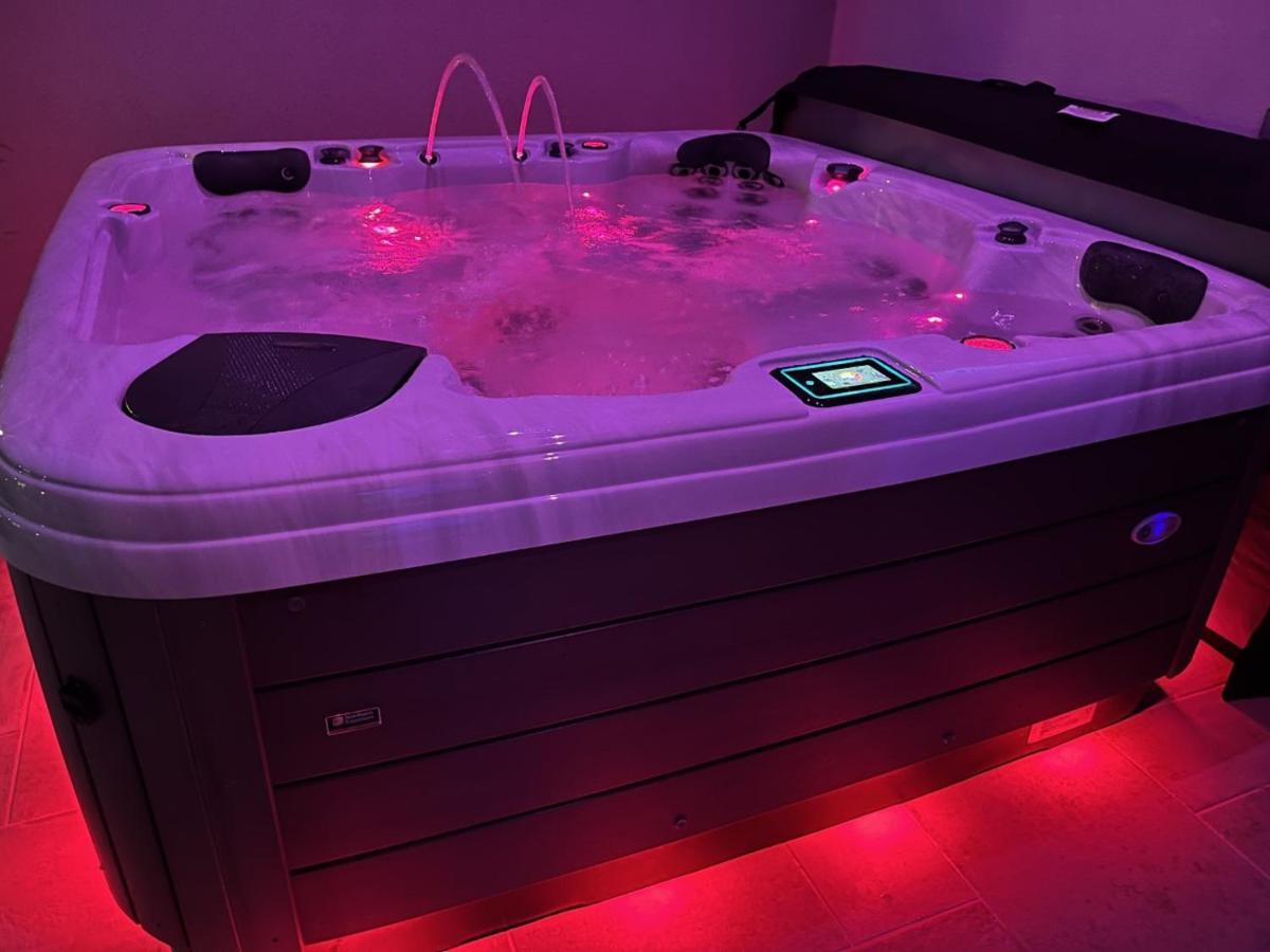 La Suite De Charme Du Mas De La Fontaine De Jonquier Avec Spa Privatif Séguret Zewnętrze zdjęcie